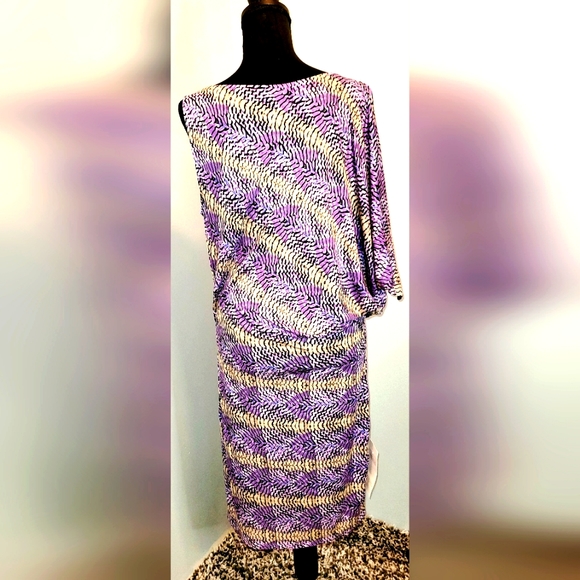 BCBG MAXAZRIA Multi-Color Print Dress - Picture 10 of 11